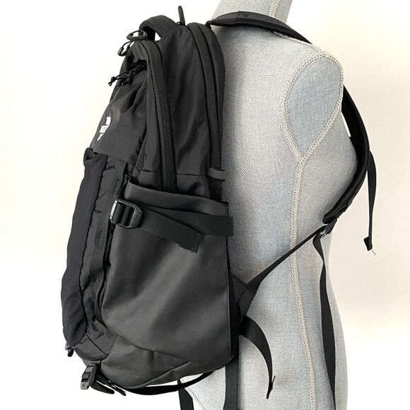 The North Face Recon FlexVent Black Backpack 15” Laptop Casual Office Gift NWOT - Picture 5 of 15